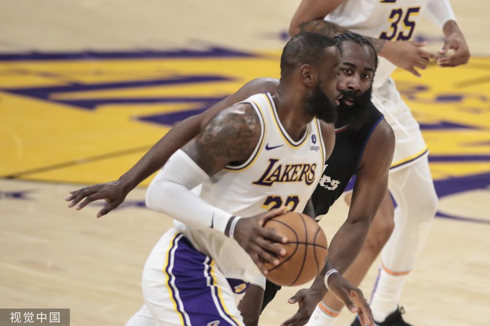 向球迷致以 向球迷致以