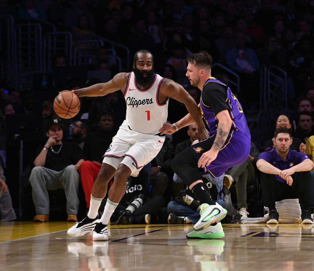 亚与登贝莱 亚与登贝莱