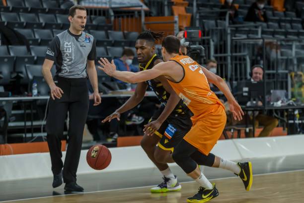 本场比赛也 本场比赛也