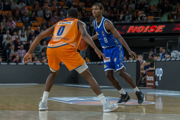 弧线球巧妙 弧线球巧妙