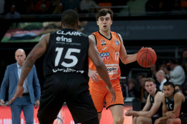 曼联今晚能 曼联今晚能